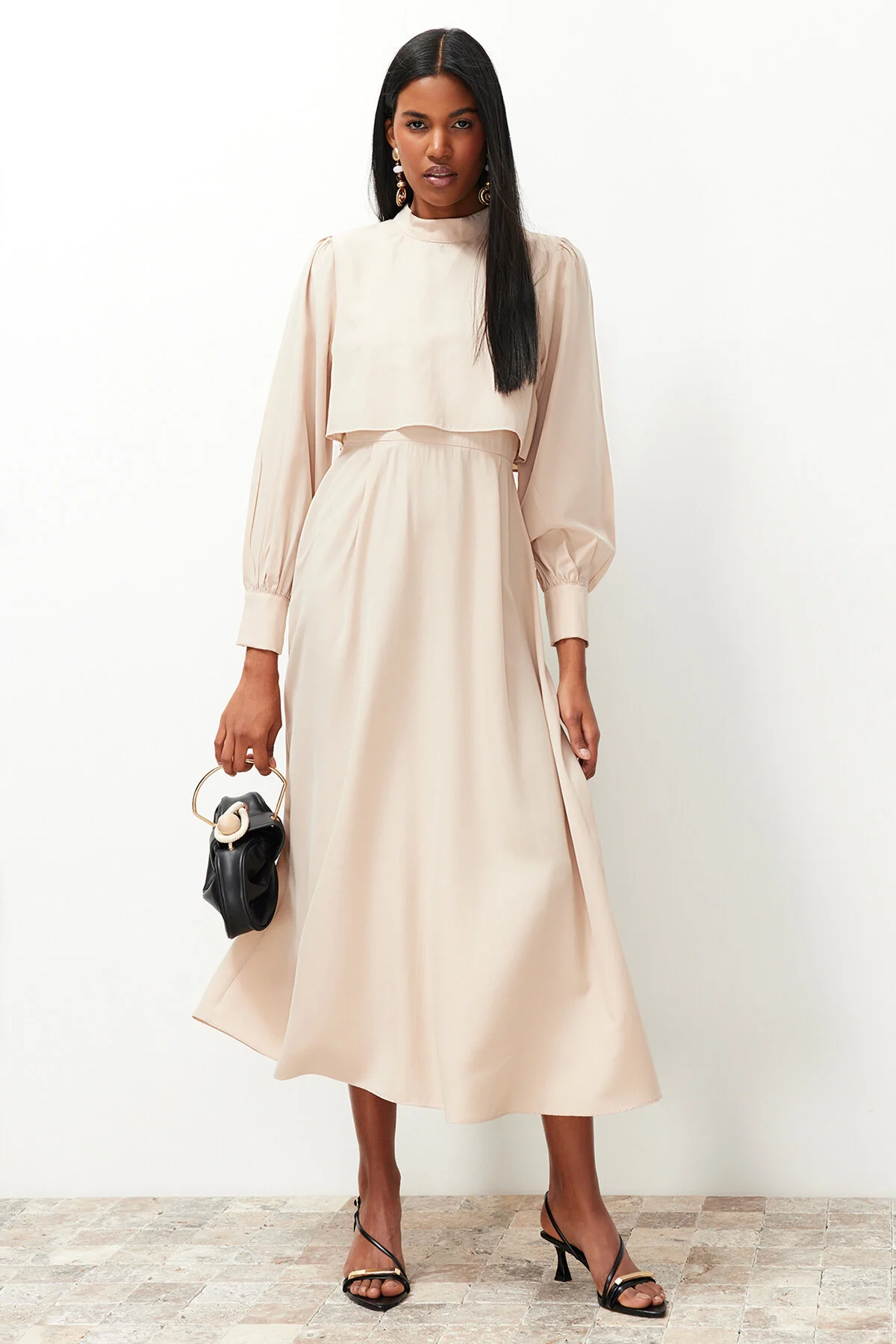 Bild von Trendyol Modest Beiges, Gewebtes Kleid Mit Aller Piece-details für Damen - 34