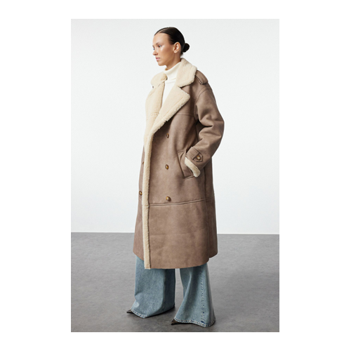 Bild von Stilvoller Übergroßer Nerz-Wildledermantel aus der Trendyol Collection