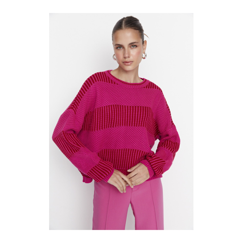 Bild von Trendyol Collection Fuchsia Gestreifter Strickpullover – Stilvoll und Bequem für Damen