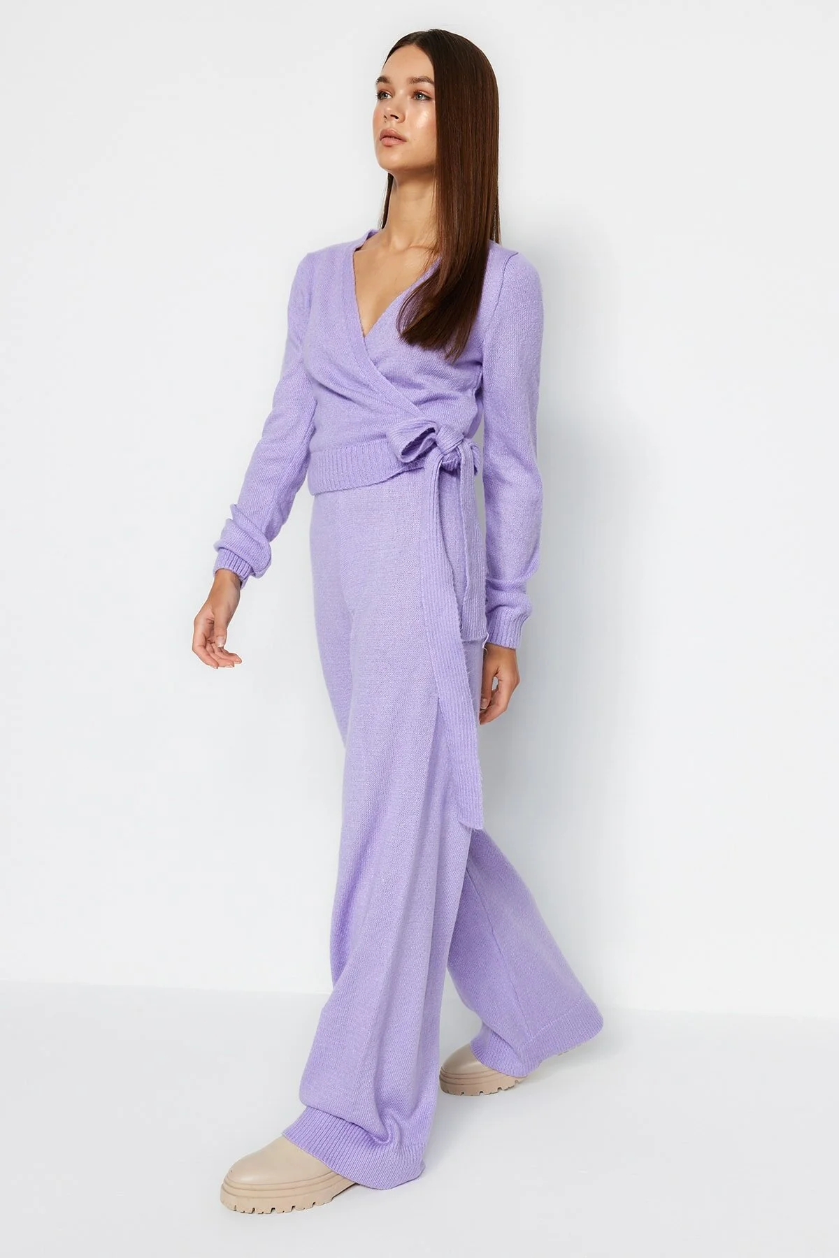 Bild von Trendyol Collection Lilafarbenes Set Aus Bauchfreiem Strickoberteil Und Unterteil Mit Bindedetail - für Damen - XL