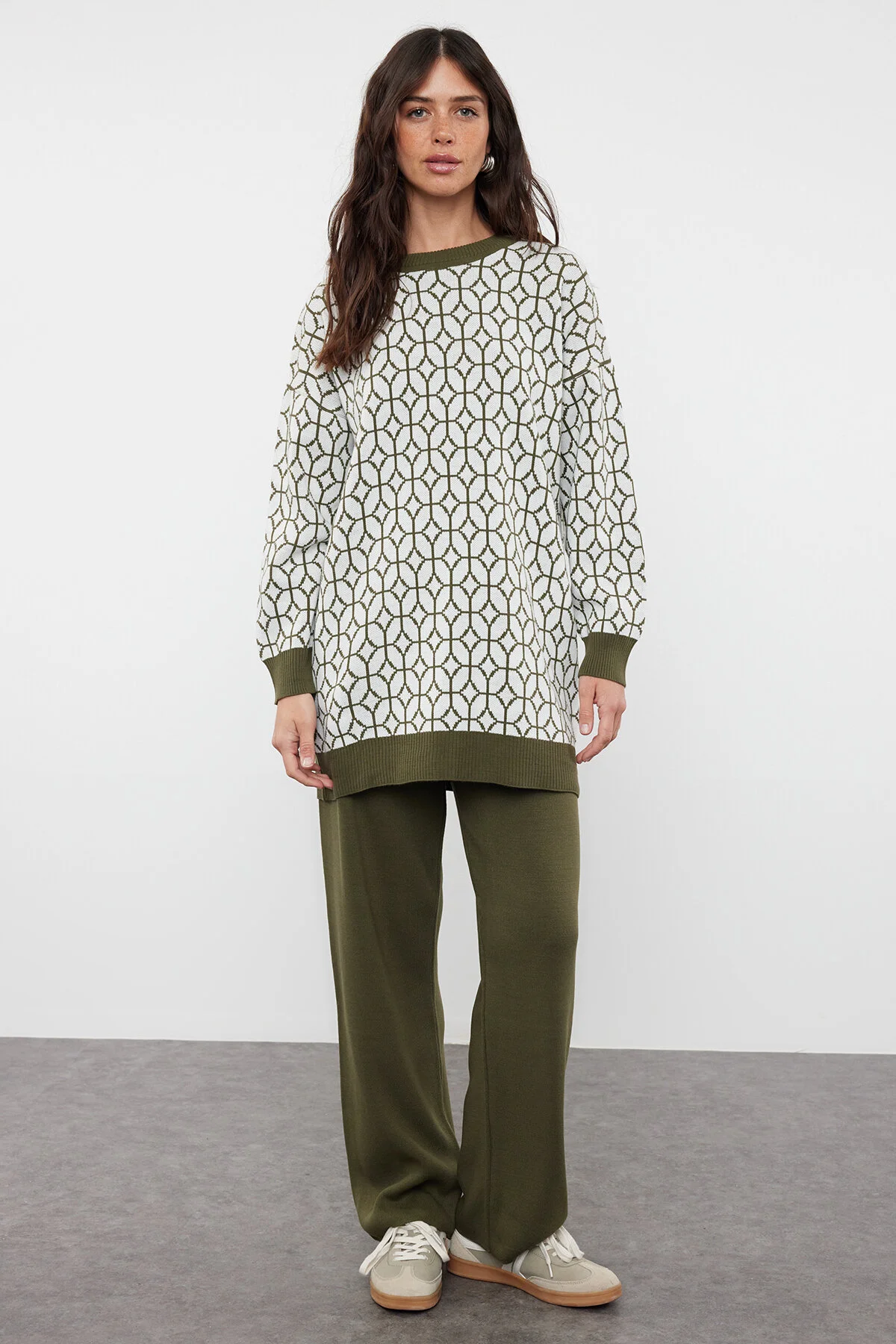 Bild von Trendyol Modest Set Aus Strickpullover Und Hose Mit Geometrischem Khakimuster - für Damen - L