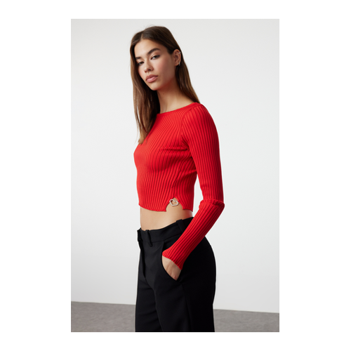 Bild von Trendyol Collection Roter Crop-Strickpullover Mit Herz-Accessoire für Damen