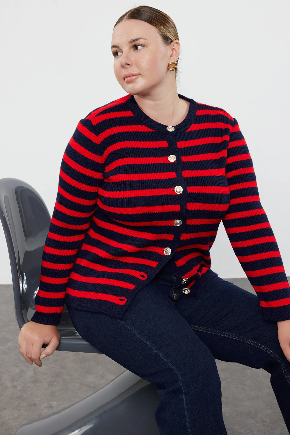Bild von Trendyol Curve Große Größe Marineblau-roter Strickcardigan - für Damen - 2XL