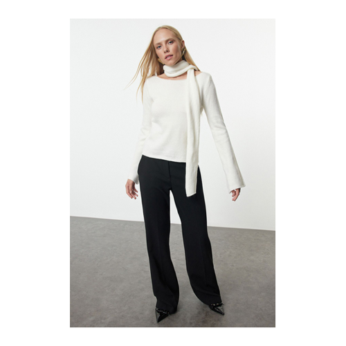 Bild von Trendyol Collection Weich Strukturierter Ecru Strickpullover Schal für Damen – M