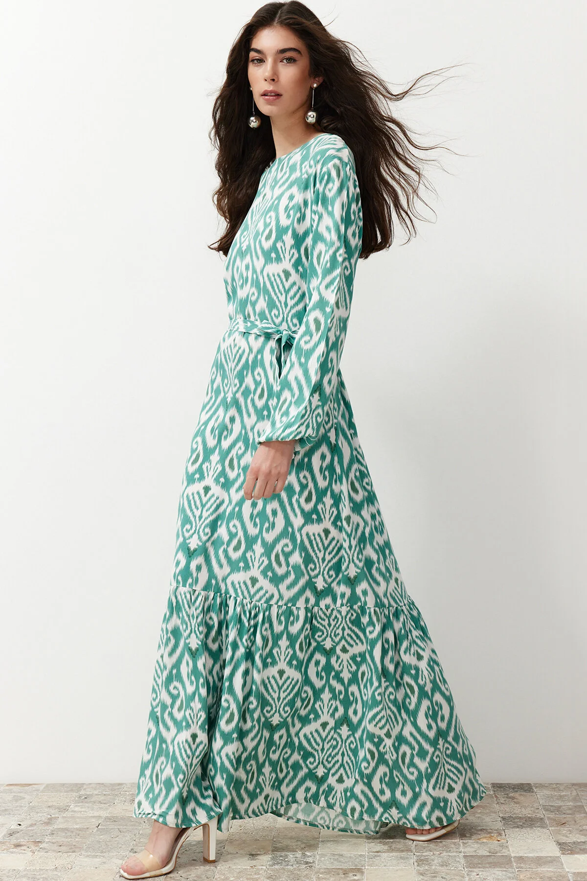 Bild von Trendyol Modest Grünes Gewebtes Kleid Mit Schalkragen Und Muster - für Damen - 42