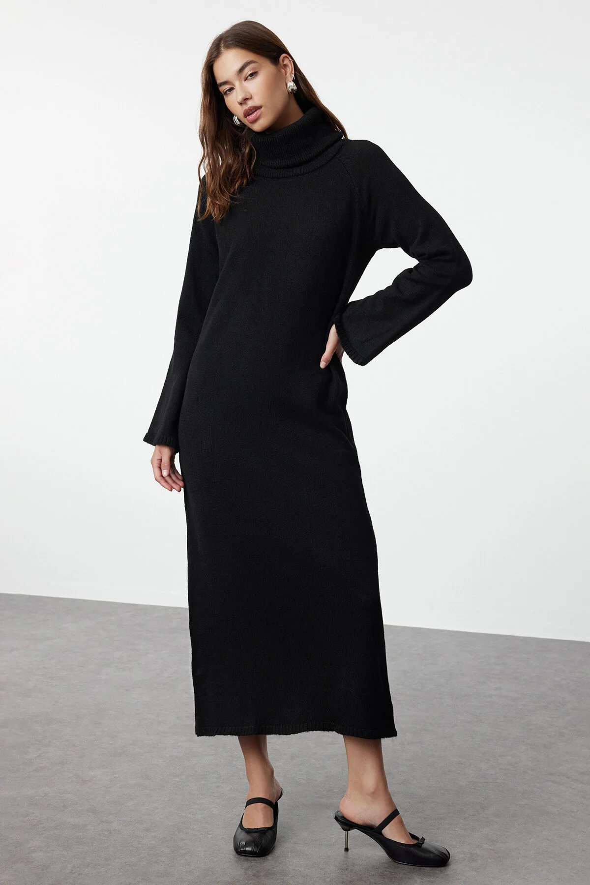 Bild von Trendyol Modest Langes, Weiches, Strukturiertes Schwarzes Rollkragen-strickkleid - für Damen - XL