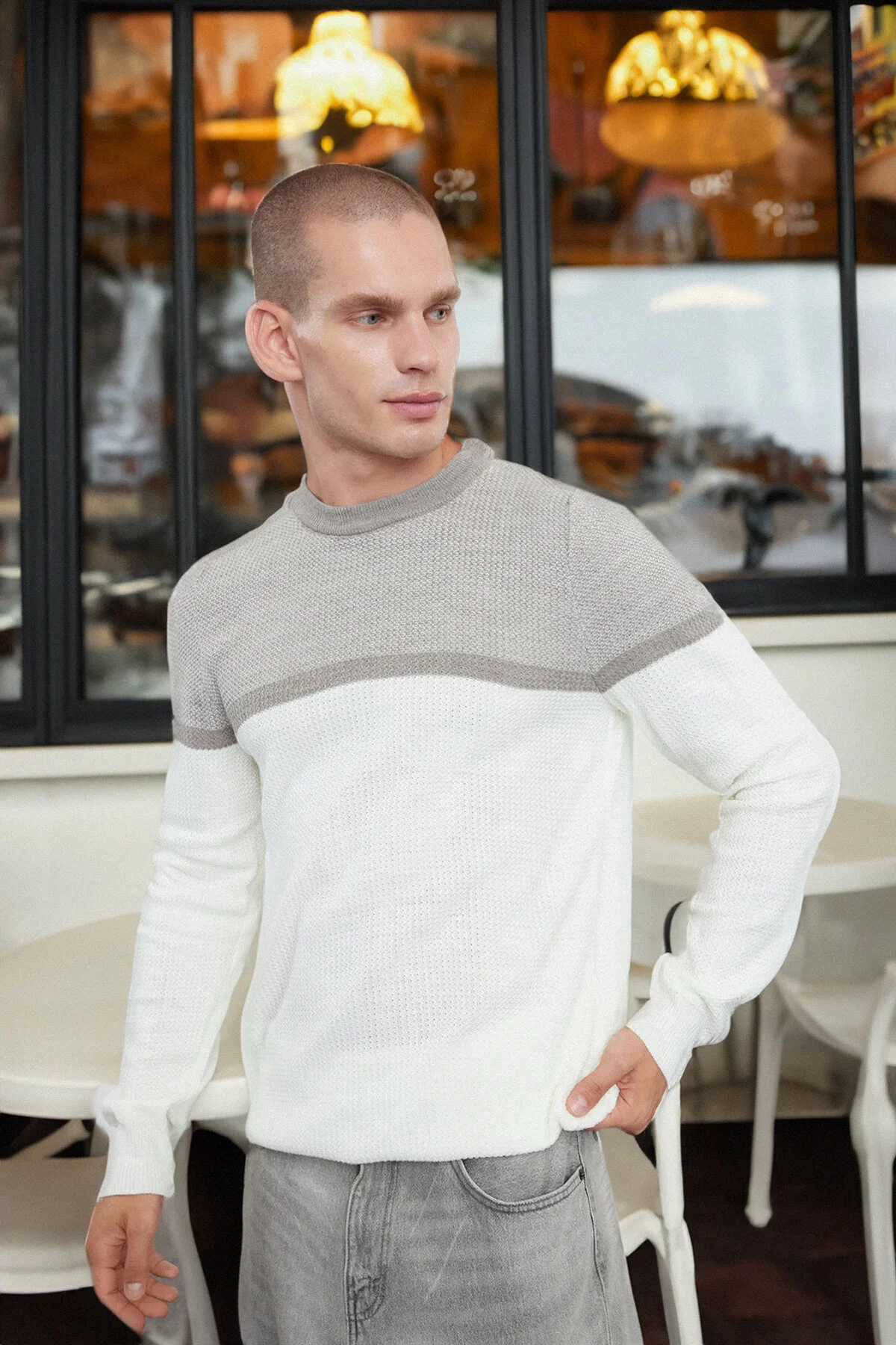 Bild von Trendyol Collection Farbblockierter Slim-fit-strickpullover Mit Rundhalsausschnitt – für Herren - S