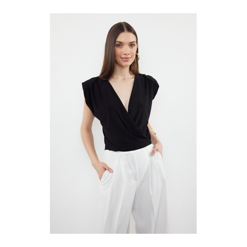 Bild von Trendyol Collection Dehnbare, Wattierte Schwarze Strickbluse Mit Zweireiherkragen für Damen – S