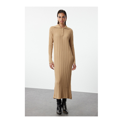 Bild von Trendyol Modest Kamelfarbenes Strickkleid mit Polokragen