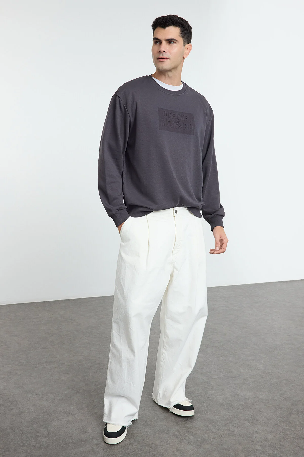 Bild von Trendyol Collection Anthrazitfarbenes Oversize-sweatshirt Mit Geprägtem Aufdruck - für Herren - XL