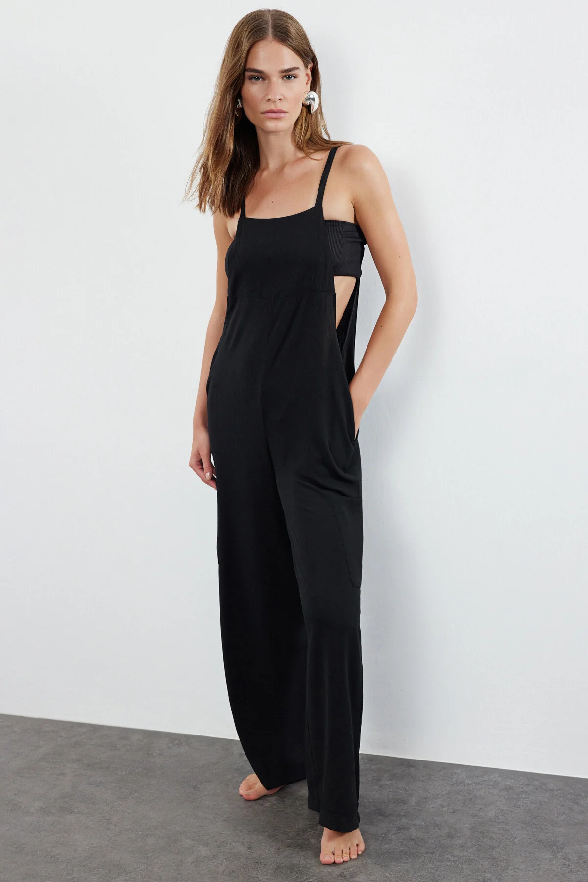 Bild von Trendyol Collection Schwarzer Gewebter Overall für Damen - 42