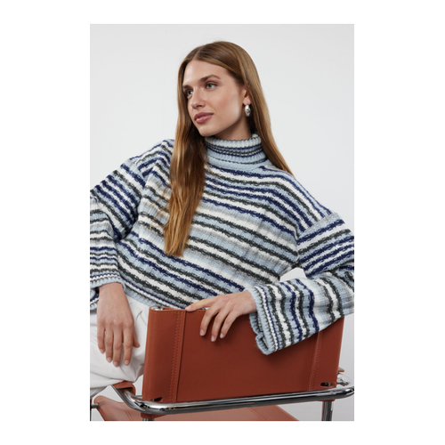 Bild von Trendyol Collection Weich Strukturierter Blauer Crop-Strickpullover mit Farbblockierung – Damen M