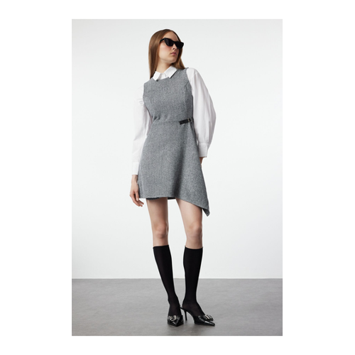 Bild von Trendyol Collection Hellgraues Minikleid Mit Asymmetrischem Schnitt - für Damen - 42