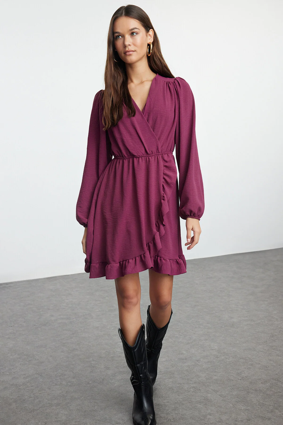 Bild von Trendyol Collection Lila Wickelkleid Mit Elastischem Bund Und Volants für Damen - 42