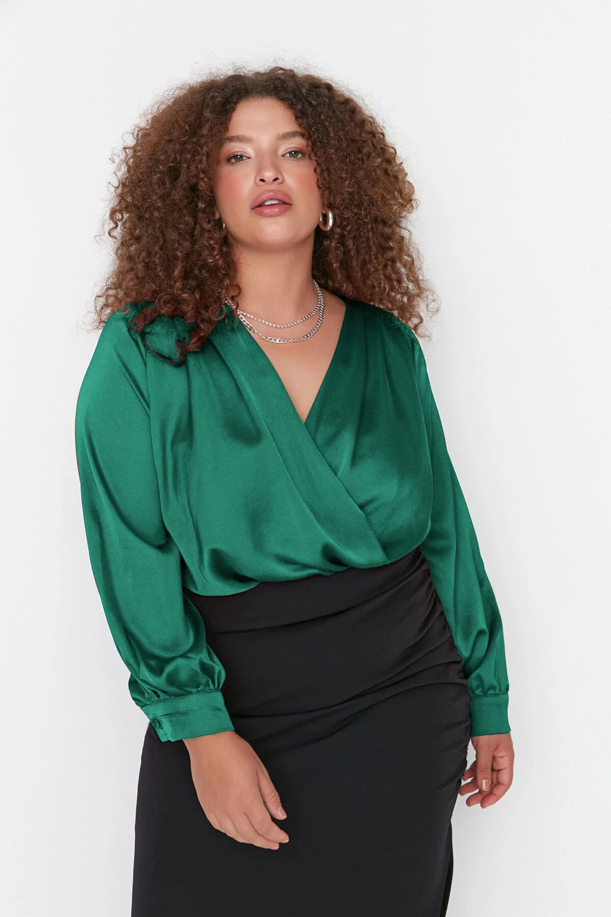 Bild von Trendyol Curve Smaragdgrüner Satin-body Druckknopfverschluss für Damen - 46