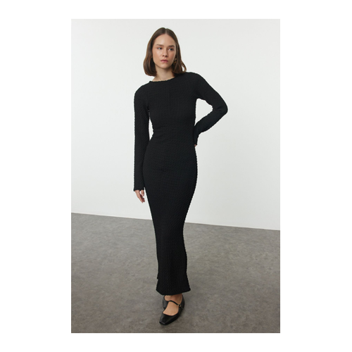Bild von Trendyol Collection Schwarzes Maxi-Strickkleid – Stilvoll und Komfortabel