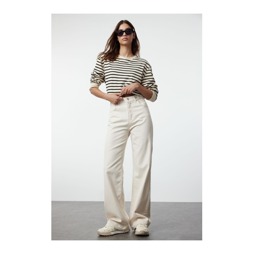 Bild von Trendyol Collection Ecrufarbene Hose mit Weitem Bein und Hoher Taille – Detail an der Taille