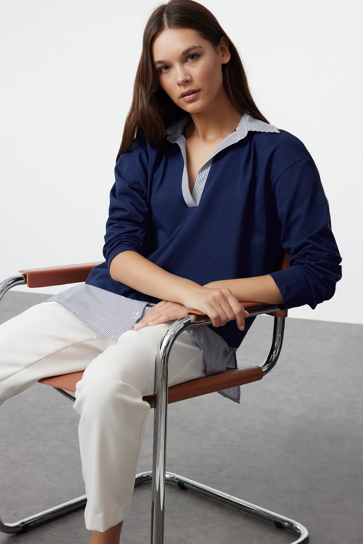 Bild von Trendyol Collection Marineblau Gestreifte, Bequeme Polobluse Mit Popeline-detail - für Damen - S