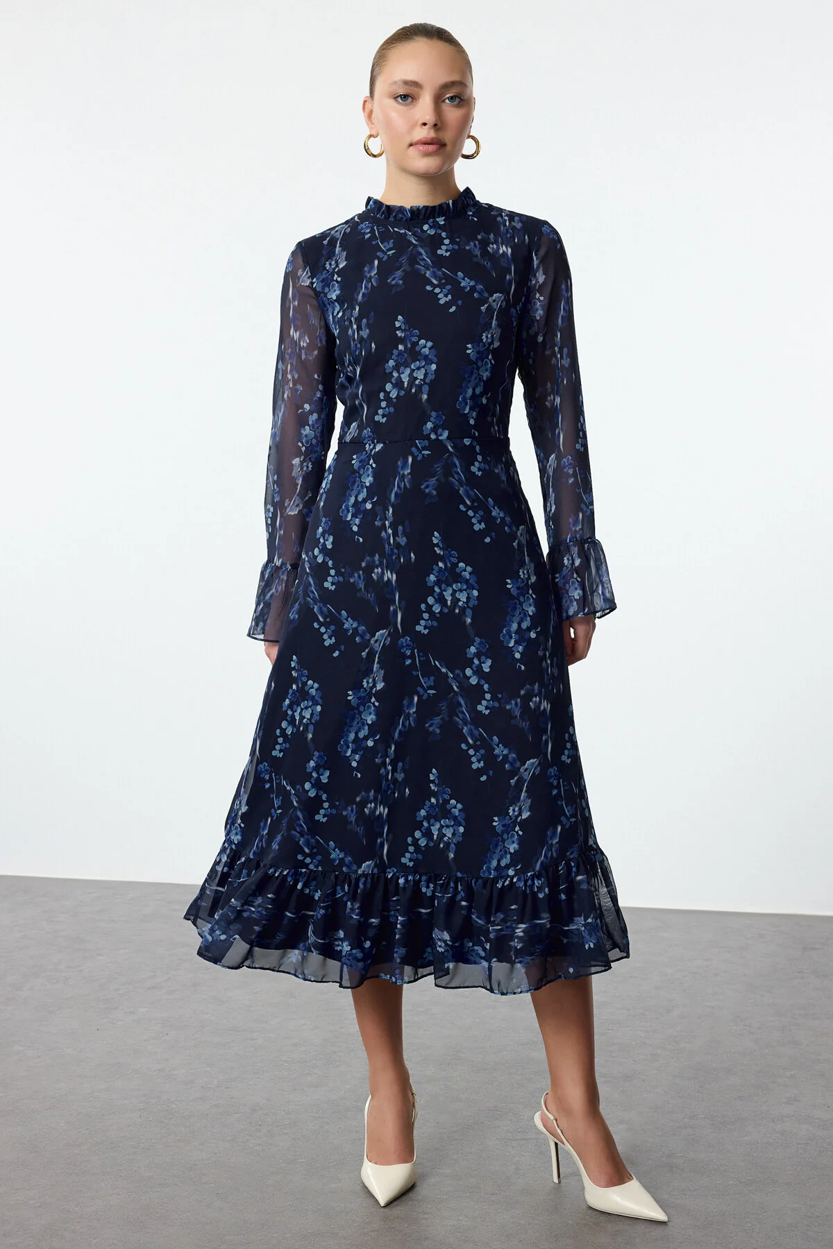 Bild von Trendyol Collection Blaues Blumenmuster – A-linien-midi-chiffonkleid, Stehkragen – für Damen - 38