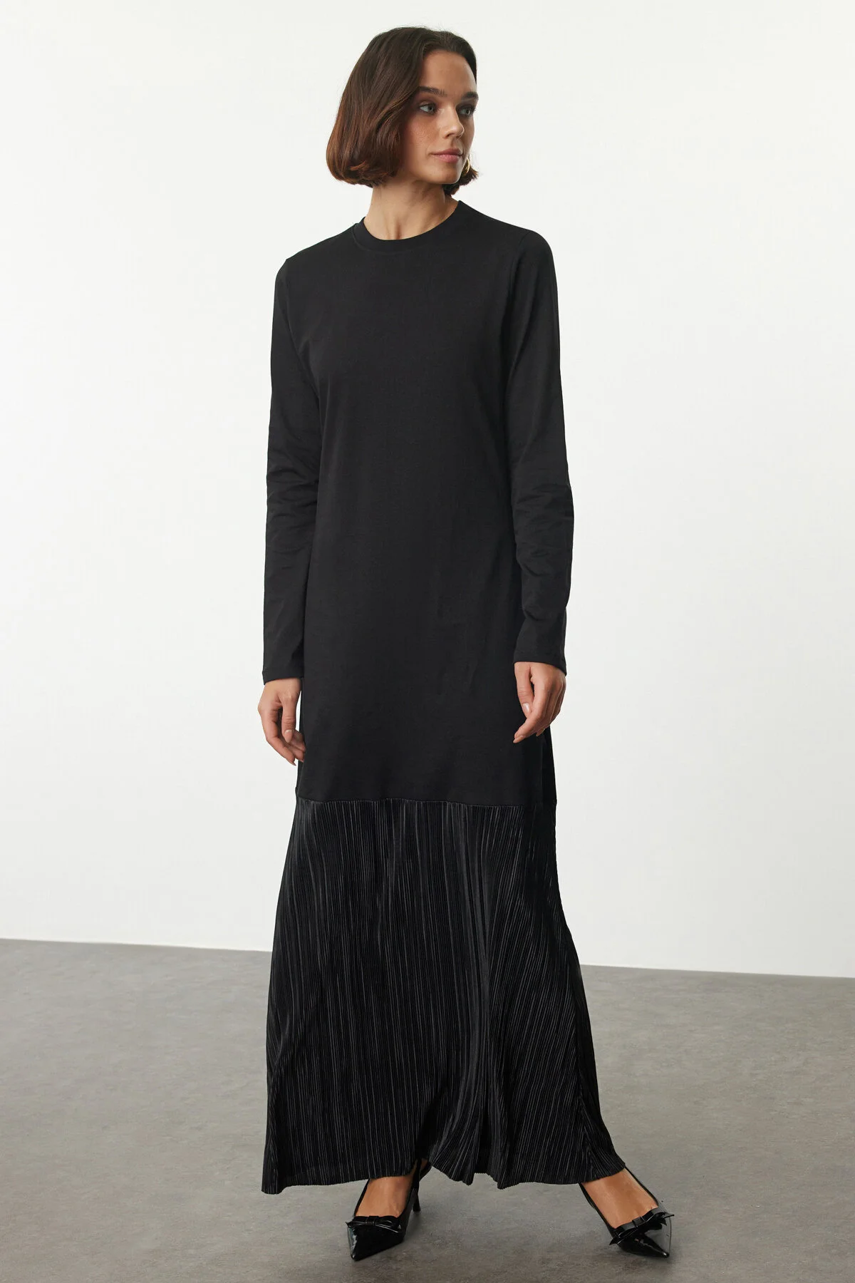 Bild von Trendyol Modest Schwarzes Strickkleid Mit Plisseerock-detail - für Damen - 36
