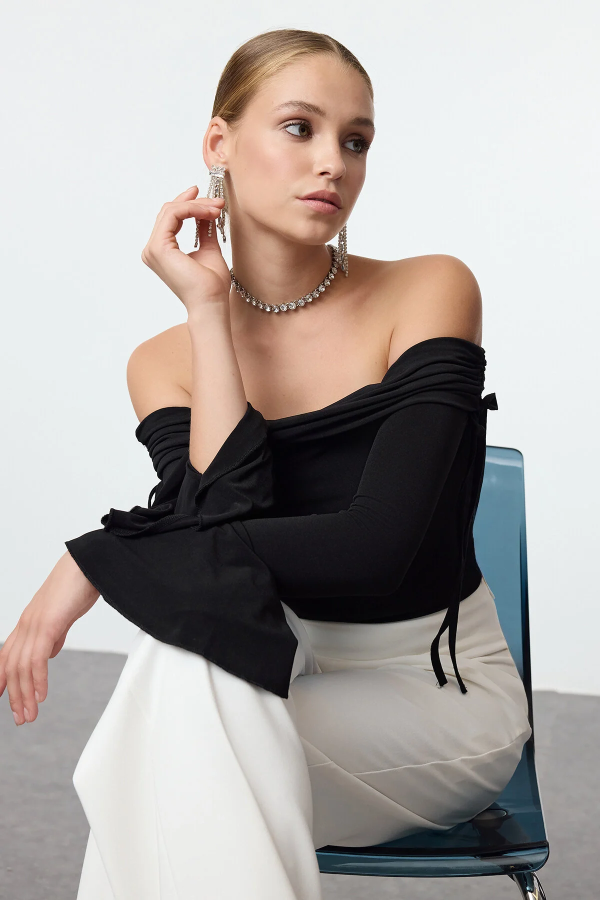 Bild von Trendyol Collection Schwarze Carmen-kragen-schnürung, Detaillierte Spanische Ärmel, Gestrickte, Stilvolle Bluse für Damen - 34