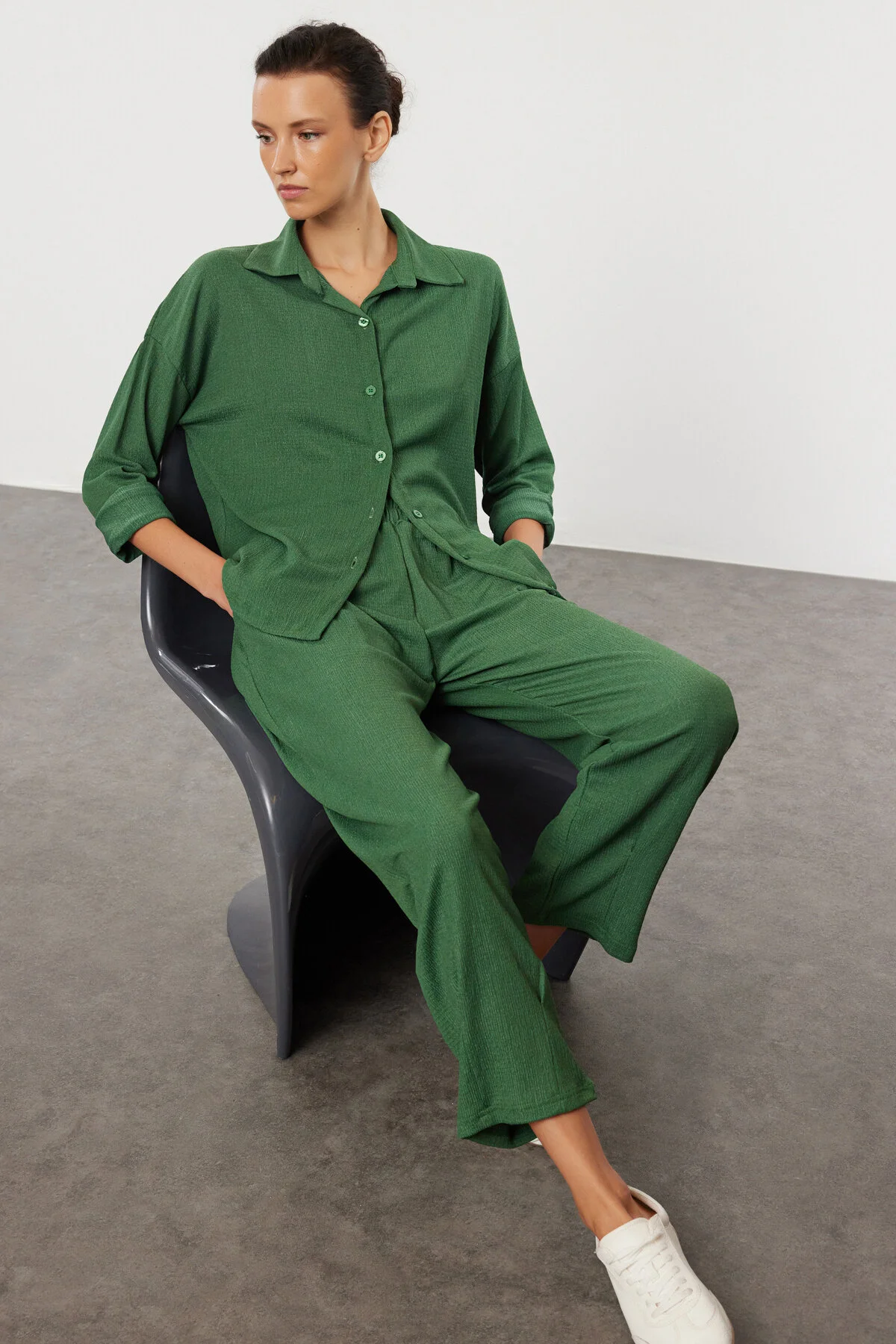 Bild von Trendyol Collection Smaragdgrünes Strickset Mit Entspannter Passform – Mit Knöpfen Und Wickeldetails für Damen - L