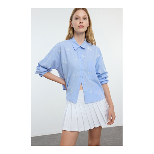 Bild von Trendyol Collection Hellblaues, Besticktes, Gewebtes Hemd – Schleifendetail für Damen - 34