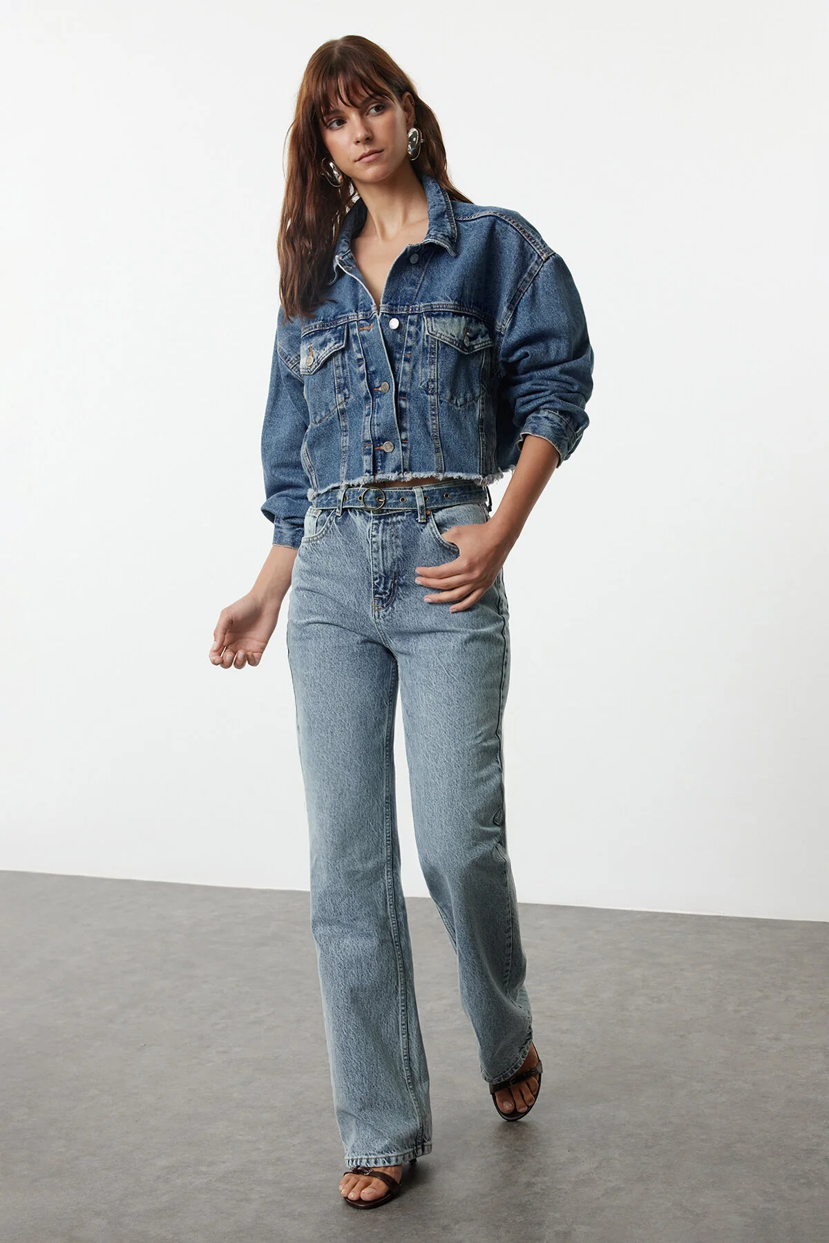 Bild von Trendyol Collection Blaue Jeans Mit Hoher Taille Und Weitem Bein - für Damen - 32