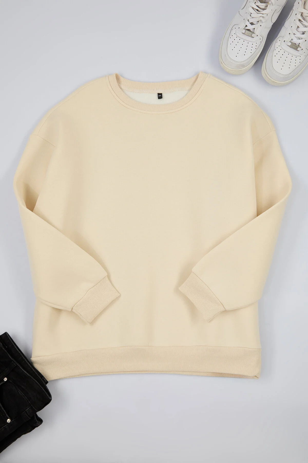 Bild von Trendyol Curve Beiges Oversize-sweatshirt Aus Fleece Mit Rundhalsausschnitt für Damen - 3XL