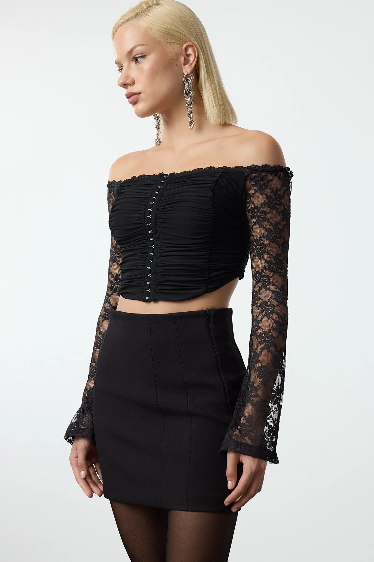 Bild von Trendyol Collection Schwarze Agraph-spitzenbluse für Damen - 34