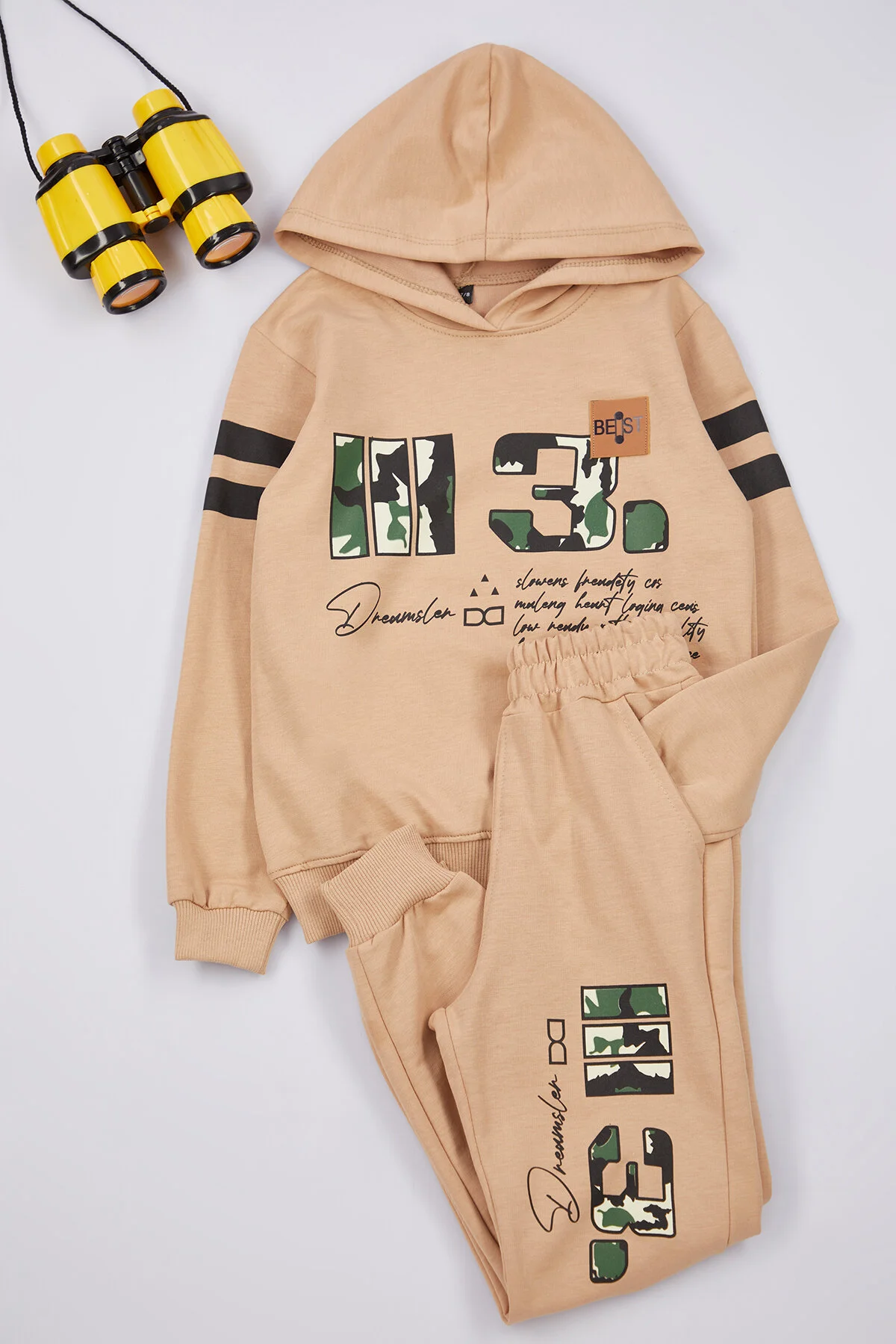 Bild von TRENDYOLKIDS Beiger Saisonanzug Für Jungen Dünn, Mit Kapuze, Slogan-aufdruck Tkdaw25au00082 für Herren - 8–9 Jahre