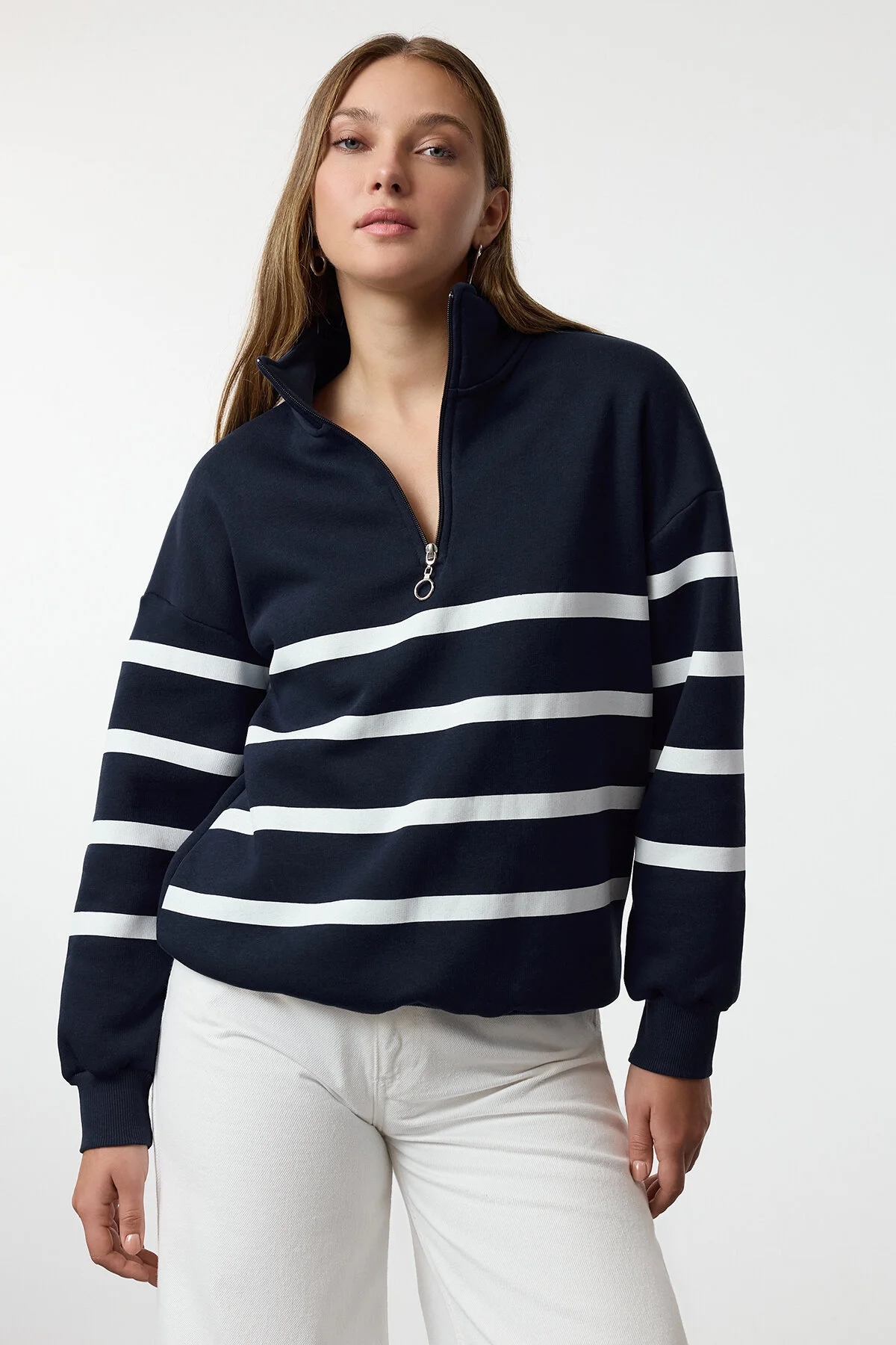 Bild von Trendyol Collection Marineblau Gestreiftes Strick-sweatshirt Mit Reißverschluss Regular Fit für Damen - XS