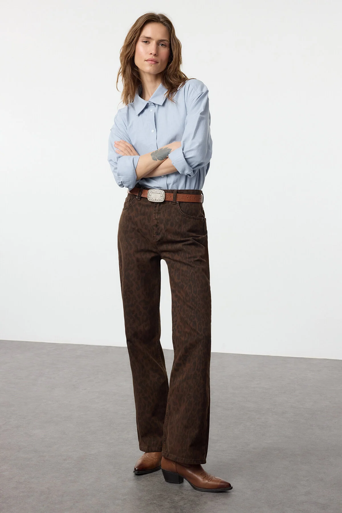 Bild von Trendyol Collection Braune Jeans Mit Hoher Taille Und Leopardenmuster – für Damen - 34