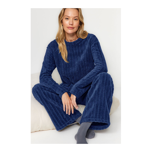 Bild von Trendyol Collection Marineblaues Wellsoft Winter-Strickpyjama-Set für Damen - XS