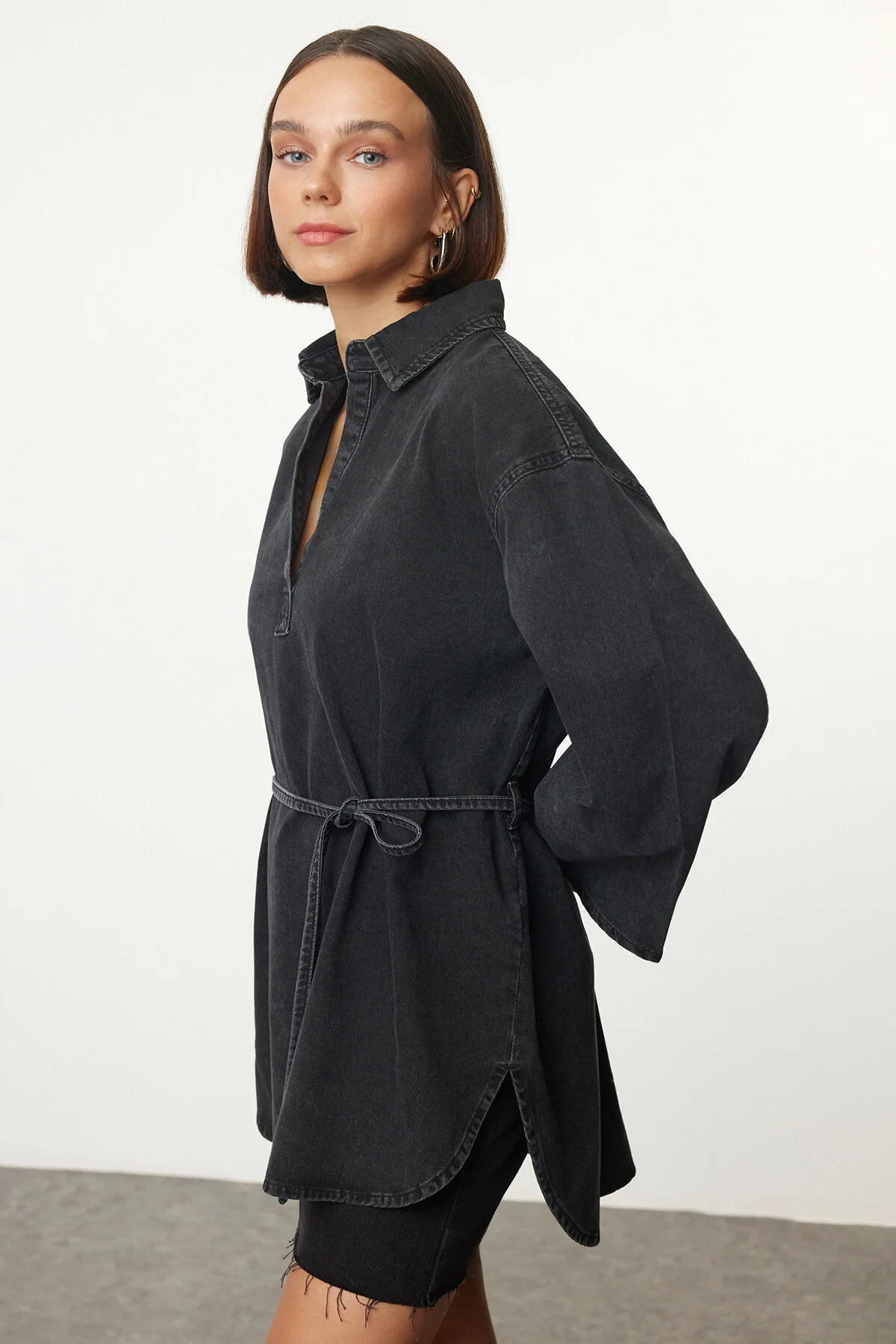 Bild von Trendyol Collection Übergroßes Anthrazit-jeanshemd – Gebunden, für Damen - S