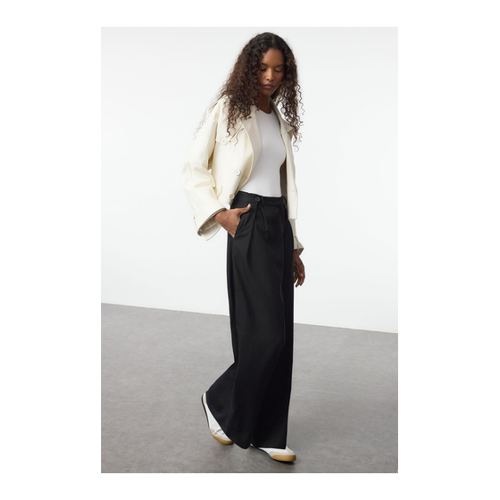 Bild von Trendyol Collection Schwarze Gewebte Hose Mit Weitem Bein