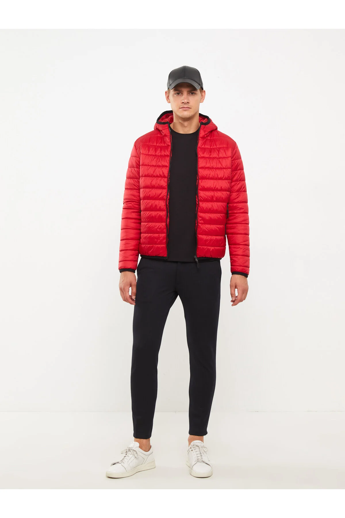 Bild von LC Waikiki Standard-mold-pufferjacke Mit Kapuze für Herren - L