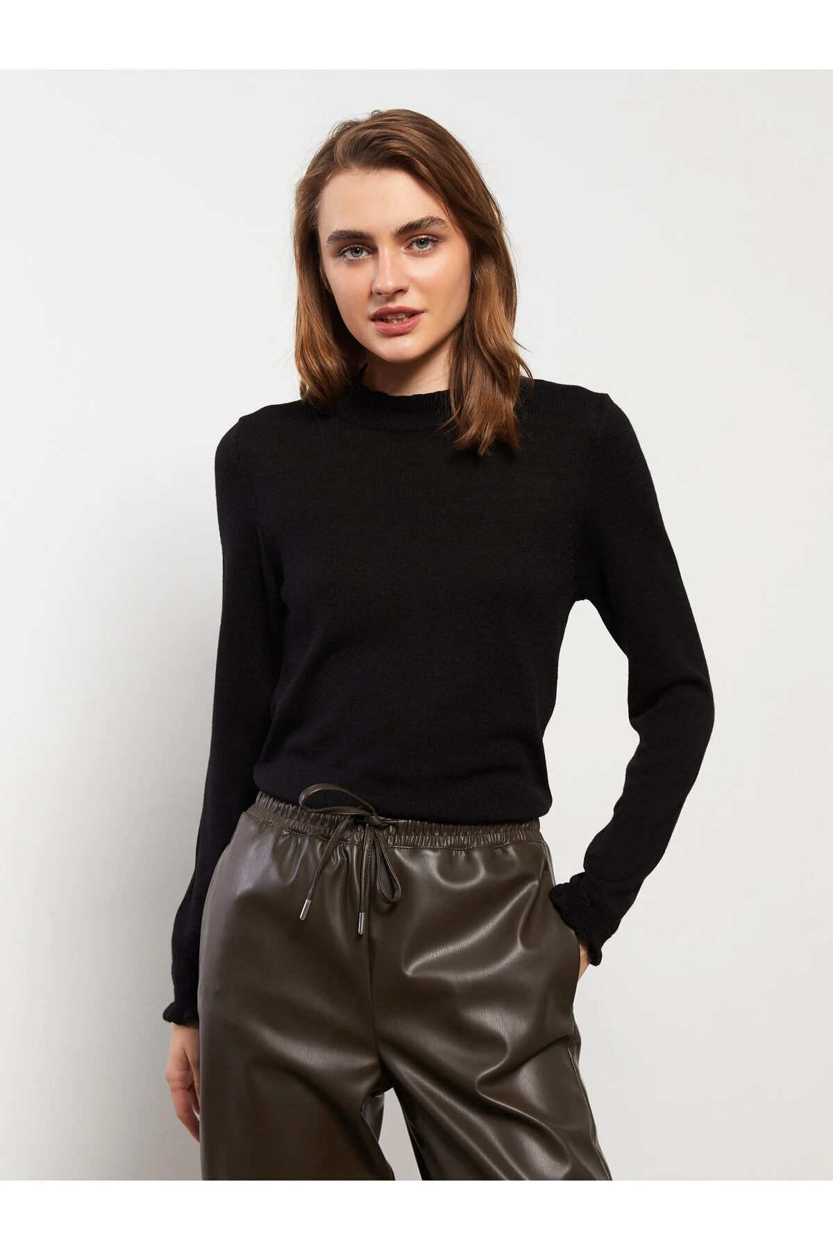 Bild von LC Waikiki Einfarbiger Langärmliger Strickpullover Mit Hohem Kragen für Damen - M