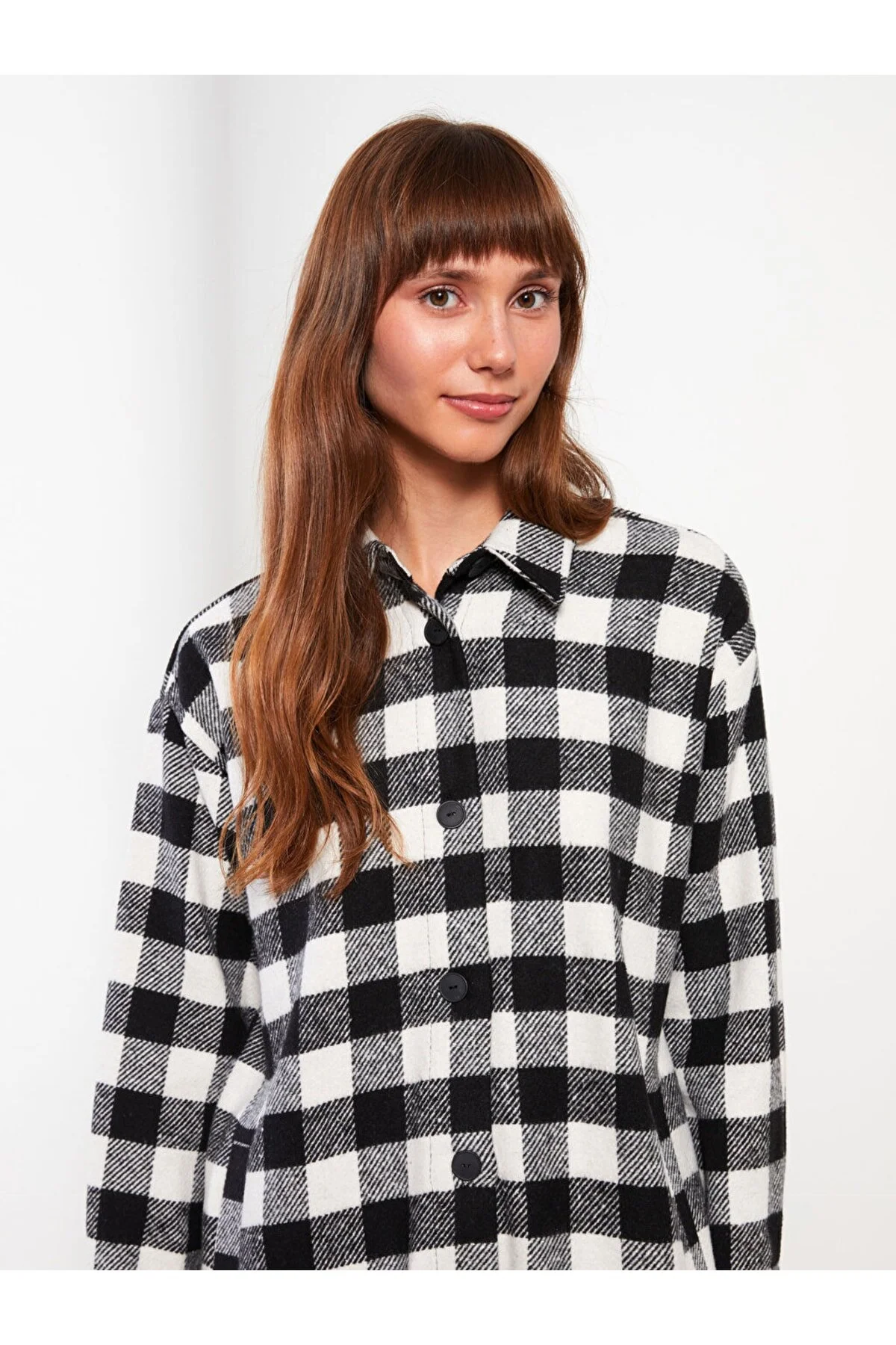 Bild von LC Waikiki Karierte Langarm Gabardine Oversize Hemdjacke für Damen - 38
