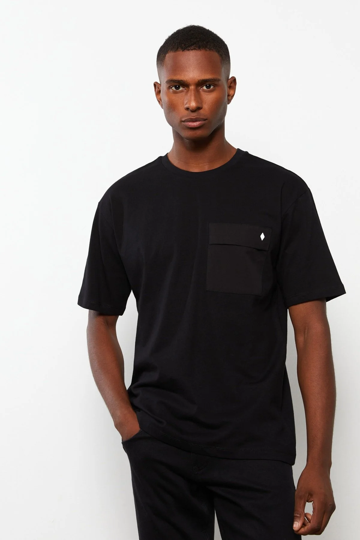 Bild von LC Waikiki T-shirt Schwarz Regular Fit für Herren - XL