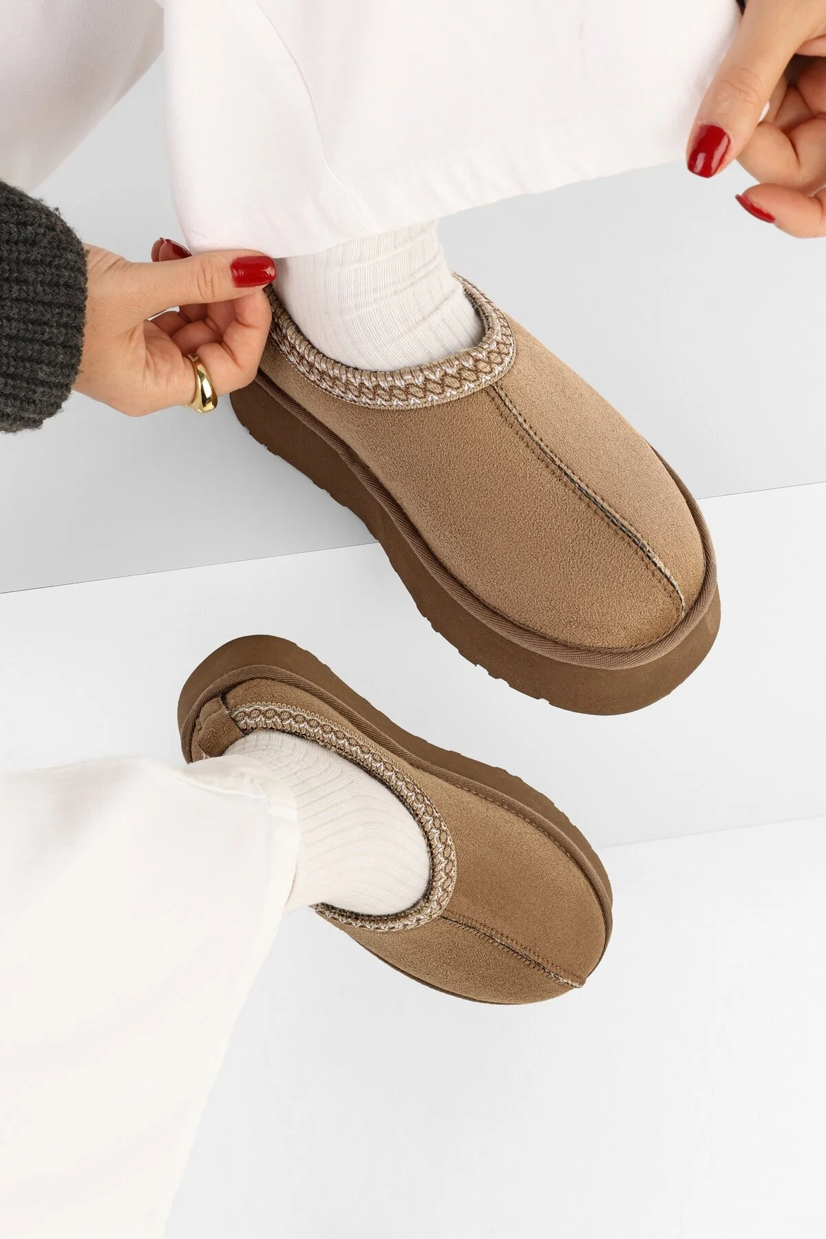 Bild von Shoeberry Uggps Mink Furry Short Wildleder-flachhausschuhe für Damen - 40