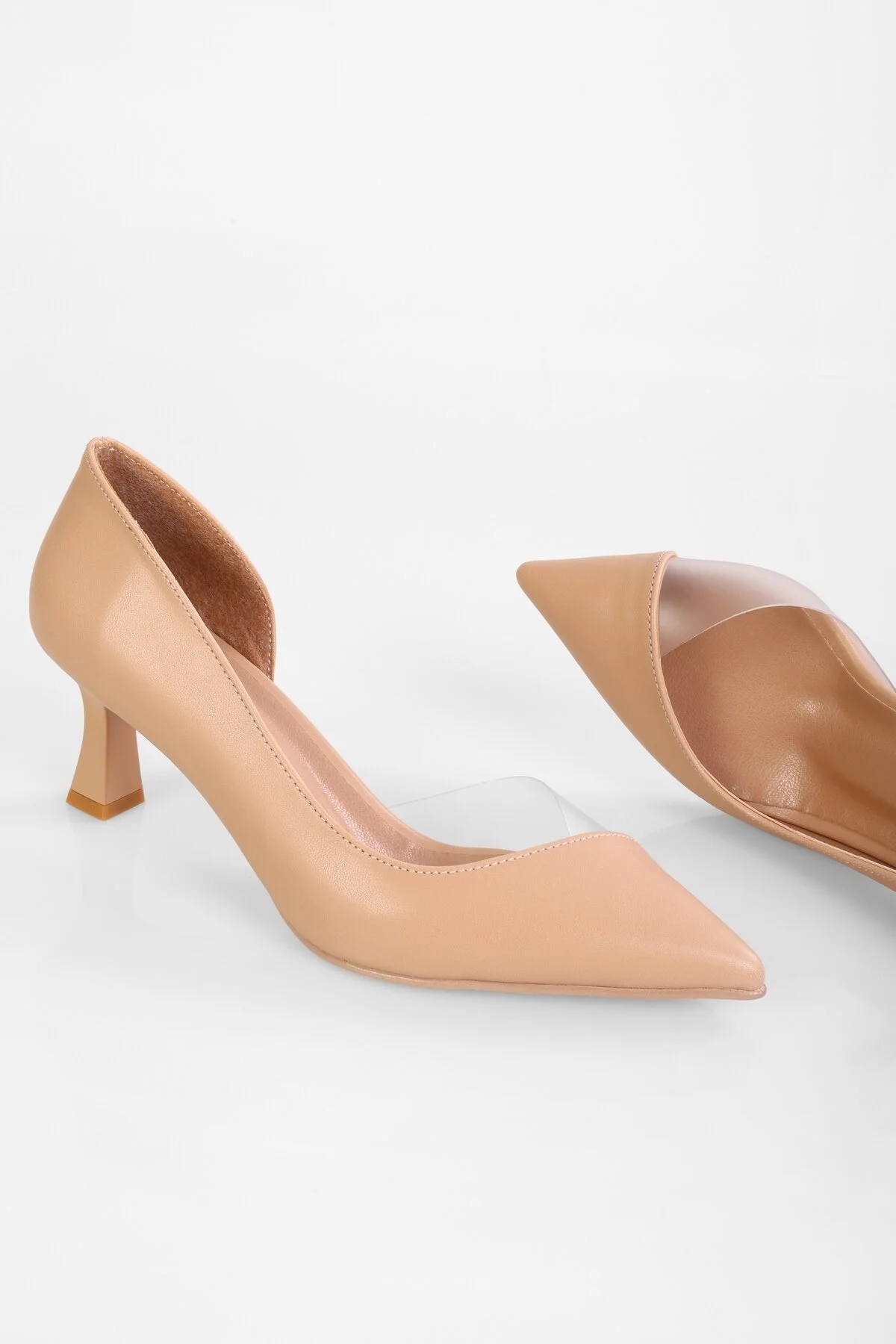 Bild von Shoeberry Millie Nude Skin Transparent Detaillierte Stöckelschuhe - 36