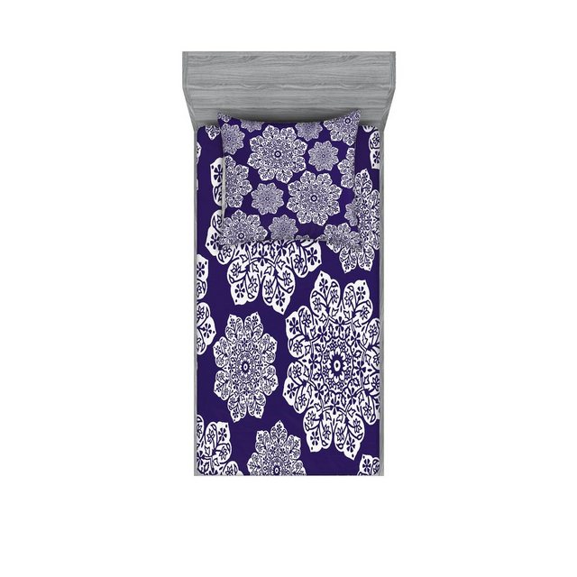 Bild von ABAKUHAUS Navy blau Buntes Spannbetttuch- und Kissenbezug-Set, Flora Spitze Schneeflocke, dekoratives,bedrucktes 2-teiliges Bettwäscheset, 90 x 200 cm - 80 x 80 cm, Blau Weiss