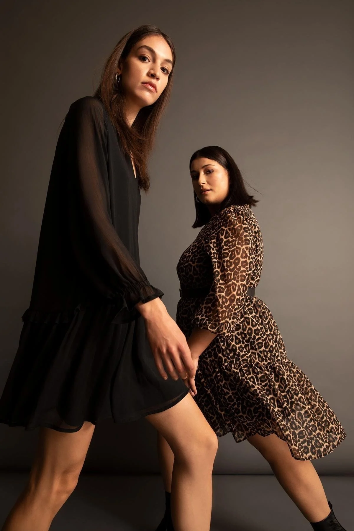 Bild von DeFacto A-linie, V-ausschnitt, Einfaches, Langes Chiffon-minikleid Mit Ballonärmeln für Damen - 40