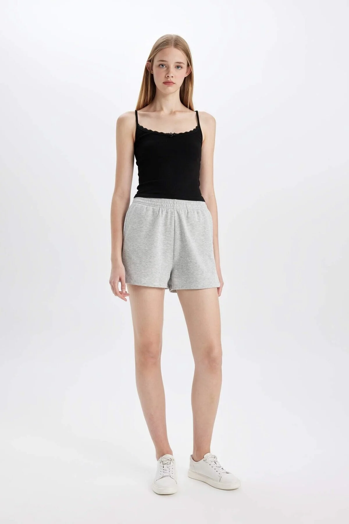 Bild von DeFacto Shorts Mit Normaler Passform – Sweatshirtstoff für Damen - 2XL