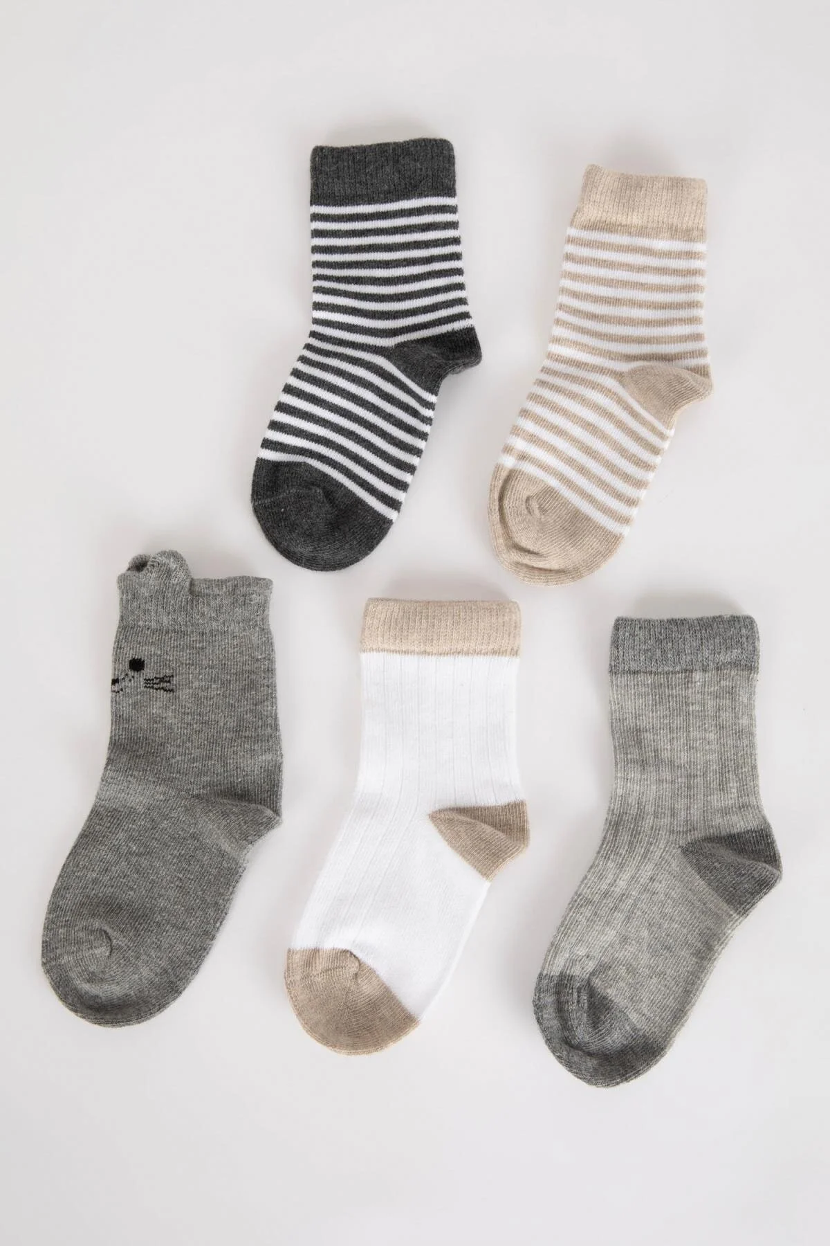 Bild von DeFacto Baby Boy 5 Stück Baumwolle Lange Socken A1376a5ns für Herren - 6–12 Monate