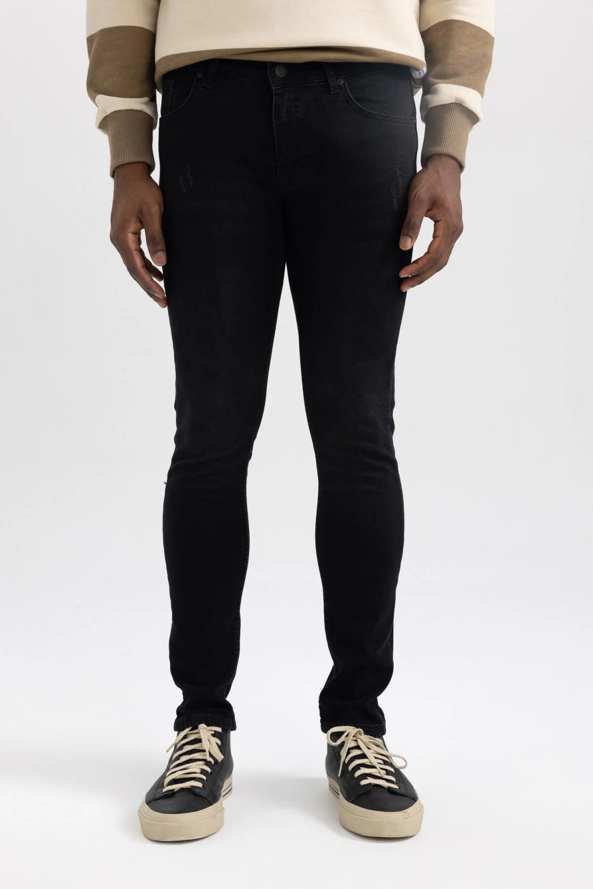 Bild von DeFacto Carlo Skinny Fit Extra Skinny Fit Jeanshose Mit Normaler Taille Und Extra Schmalem Bein S2285az23au für Herren - 33/32