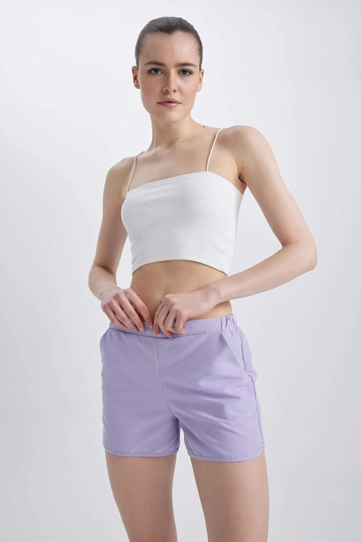 Bild von DeFacto Regular Fit Seeshorts Zum Verlieben T5639az23sm für Damen - 3XL