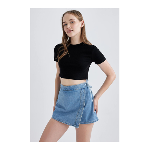 Bild von DeFacto Kurzarm-T-Shirt für Damen – Praktisch und Stilvoll
