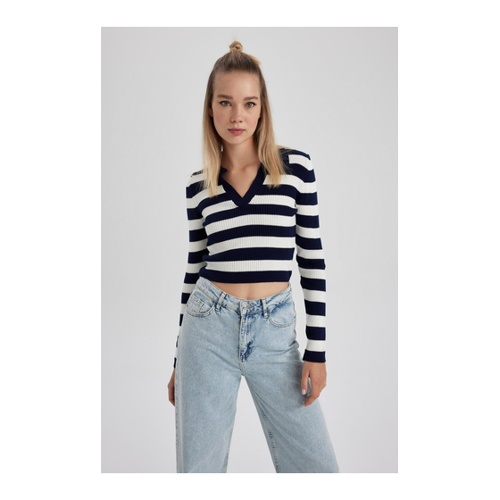 Bild von DeFacto Coool Slim Fit Gestreifter Strickpullover für Damen